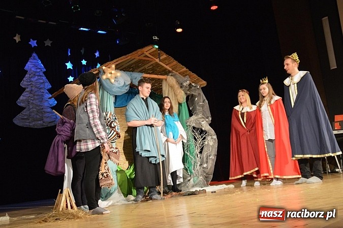 Zdjęcie w galerii na portalu naszraciborz.pl: Bóg się rodzi, gwiazda wschodzi – Jasełka ZSZ  wiadomości z regionu