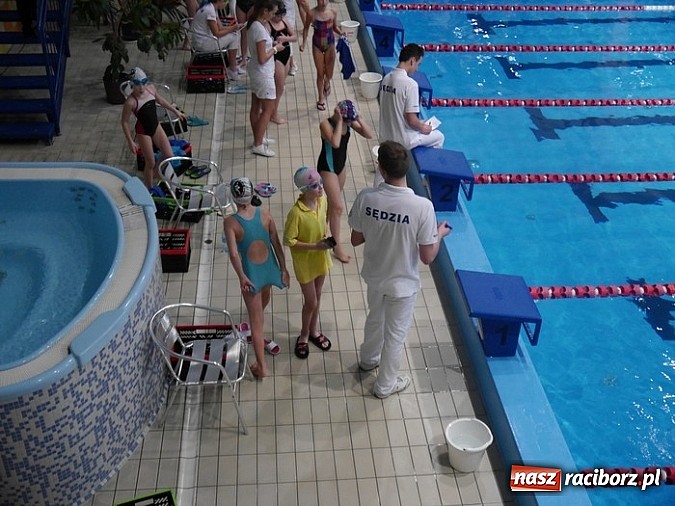 Zdjęcie w galerii na portalu naszraciborz.pl: Pływanie. Srebro Wiktorii Zub wiadomości z regionu