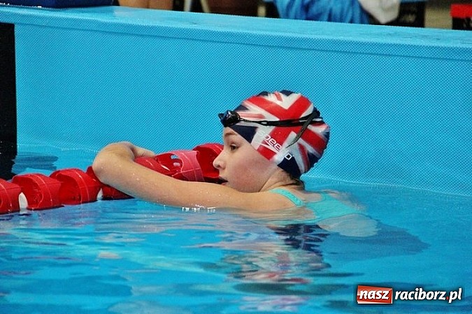Zdjęcie w galerii na portalu naszraciborz.pl: Pływanie. Srebro Wiktorii Zub wiadomości z regionu
