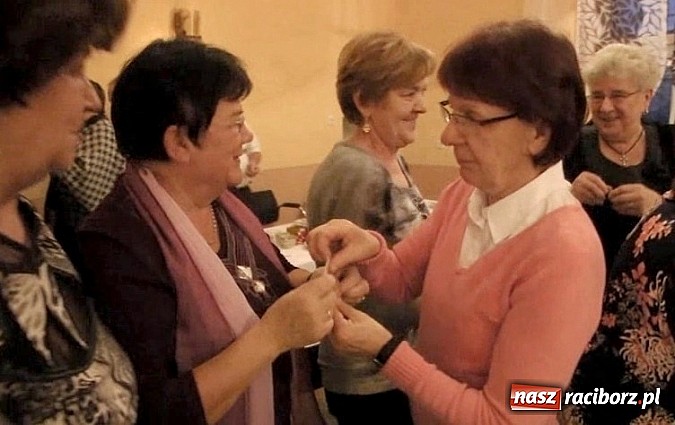 Zdjęcie w galerii na portalu naszraciborz.pl: Seniorzy z Nędzy przełamali się opłatkiem wiadomości z regionu
