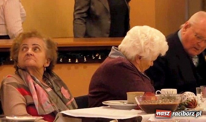 Zdjęcie w galerii na portalu naszraciborz.pl: Seniorzy z Nędzy przełamali się opłatkiem wiadomości z regionu