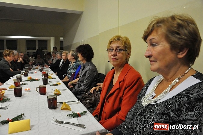 Zdjęcie w galerii na portalu naszraciborz.pl: Uniwersytet Trzeciego Wieku już po integracyjnej Wigilii wiadomości z regionu