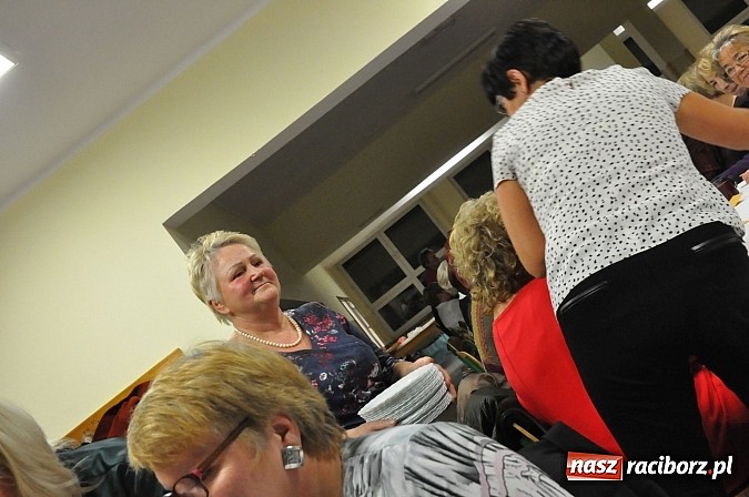 Zdjęcie w galerii na portalu naszraciborz.pl: Uniwersytet Trzeciego Wieku już po integracyjnej Wigilii wiadomości z regionu