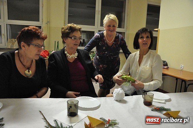 Zdjęcie w galerii na portalu naszraciborz.pl: Uniwersytet Trzeciego Wieku już po integracyjnej Wigilii wiadomości z regionu