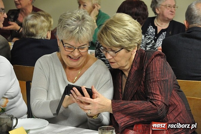 Zdjęcie w galerii na portalu naszraciborz.pl: Uniwersytet Trzeciego Wieku już po integracyjnej Wigilii wiadomości z regionu