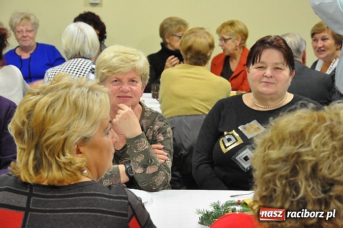 Zdjęcie w galerii na portalu naszraciborz.pl: Uniwersytet Trzeciego Wieku już po integracyjnej Wigilii wiadomości z regionu