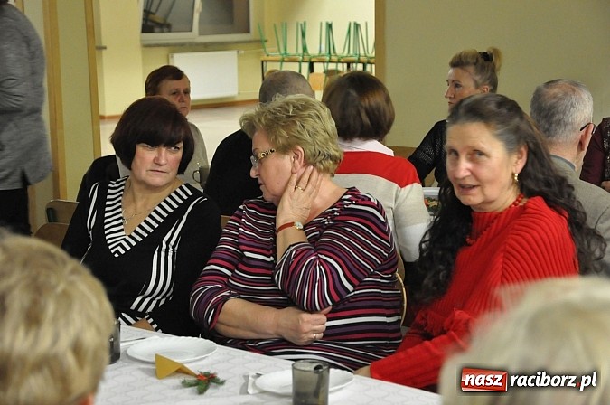 Zdjęcie w galerii na portalu naszraciborz.pl: Uniwersytet Trzeciego Wieku już po integracyjnej Wigilii wiadomości z regionu
