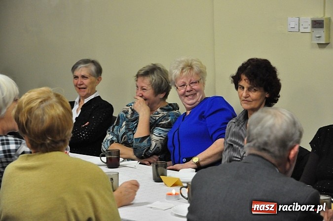Zdjęcie w galerii na portalu naszraciborz.pl: Uniwersytet Trzeciego Wieku już po integracyjnej Wigilii wiadomości z regionu