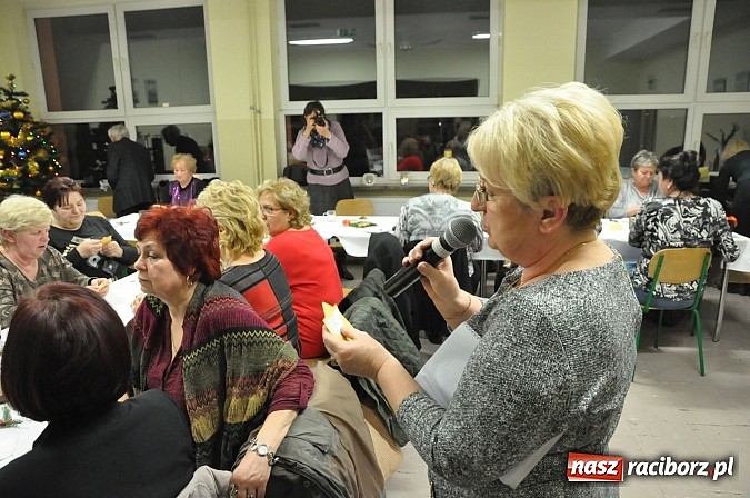 Zdjęcie w galerii na portalu naszraciborz.pl: Uniwersytet Trzeciego Wieku już po integracyjnej Wigilii wiadomości z regionu