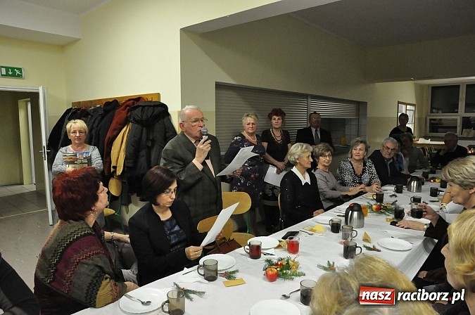 Zdjęcie w galerii na portalu naszraciborz.pl: Uniwersytet Trzeciego Wieku już po integracyjnej Wigilii wiadomości z regionu