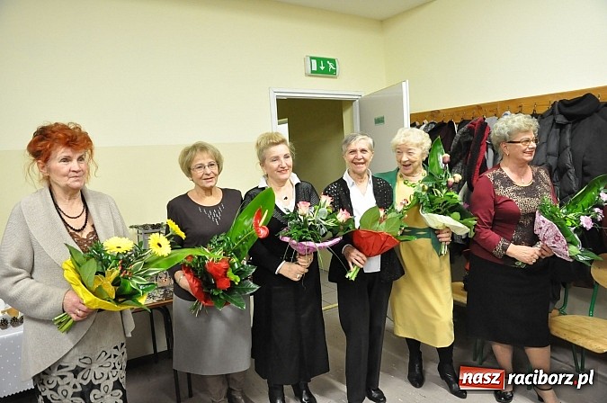 Zdjęcie w galerii na portalu naszraciborz.pl: Uniwersytet Trzeciego Wieku już po integracyjnej Wigilii wiadomości z regionu