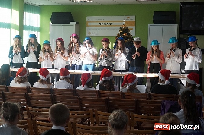 Zdjęcie w galerii na portalu naszraciborz.pl: Mistrz fletu - stu uczniów w konkursowych zmaganiach wiadomości z regionu