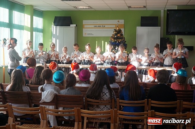 Zdjęcie w galerii na portalu naszraciborz.pl: Mistrz fletu - stu uczniów w konkursowych zmaganiach wiadomości z regionu