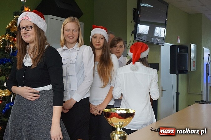 Zdjęcie w galerii na portalu naszraciborz.pl: Mistrz fletu - stu uczniów w konkursowych zmaganiach wiadomości z regionu