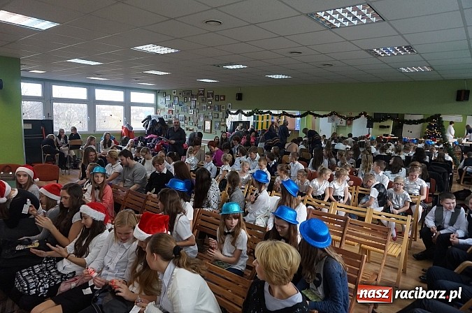 Zdjęcie w galerii na portalu naszraciborz.pl: Mistrz fletu - stu uczniów w konkursowych zmaganiach wiadomości z regionu