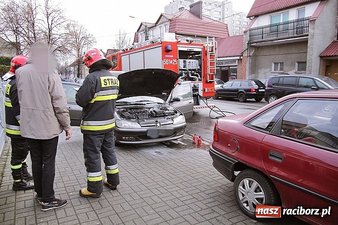 Zdjęcie w galerii na portalu naszraciborz.pl: Na Ocickiej zapalił się peugeot! wiadomości z regionu