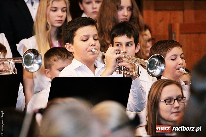 Zdjęcie w galerii na portalu naszraciborz.pl: Przepiękny świąteczny koncert w szkole muzycznej wiadomości z regionu