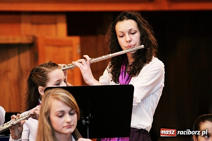 Zdjęcie w galerii na portalu naszraciborz.pl: Przepiękny świąteczny koncert w szkole muzycznej wiadomości z regionu