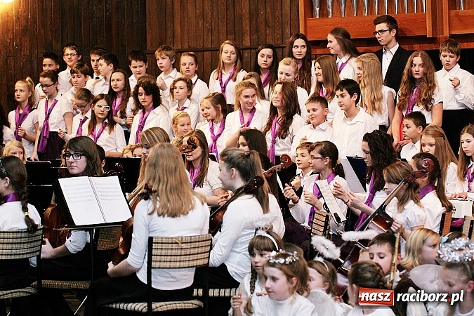 Zdjęcie w galerii na portalu naszraciborz.pl: Przepiękny świąteczny koncert w szkole muzycznej wiadomości z regionu