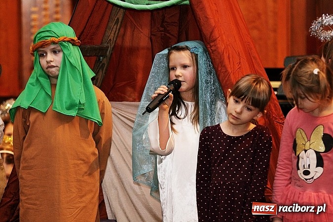 Zdjęcie w galerii na portalu naszraciborz.pl: Przepiękny świąteczny koncert w szkole muzycznej wiadomości z regionu