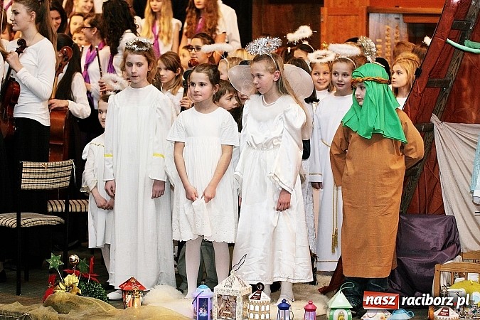Zdjęcie w galerii na portalu naszraciborz.pl: Przepiękny świąteczny koncert w szkole muzycznej wiadomości z regionu
