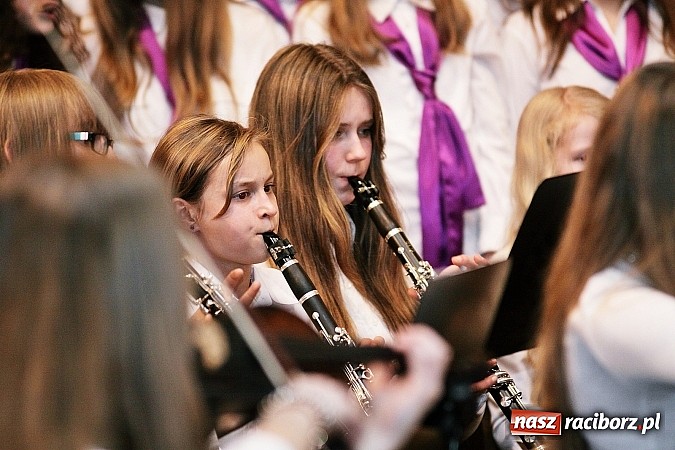 Zdjęcie w galerii na portalu naszraciborz.pl: Przepiękny świąteczny koncert w szkole muzycznej wiadomości z regionu