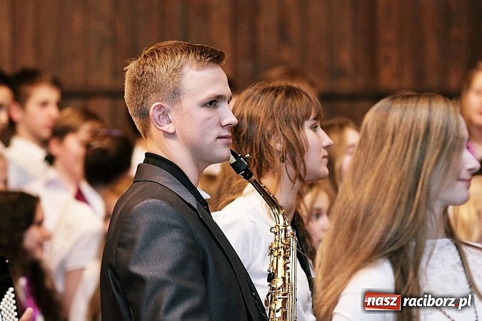Zdjęcie w galerii na portalu naszraciborz.pl: Przepiękny świąteczny koncert w szkole muzycznej wiadomości z regionu