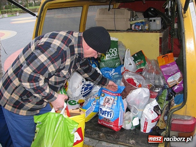Zdjęcie w galerii na portalu naszraciborz.pl: Dostrzegają potrzeby innych i okazują pomoc  wiadomości z regionu