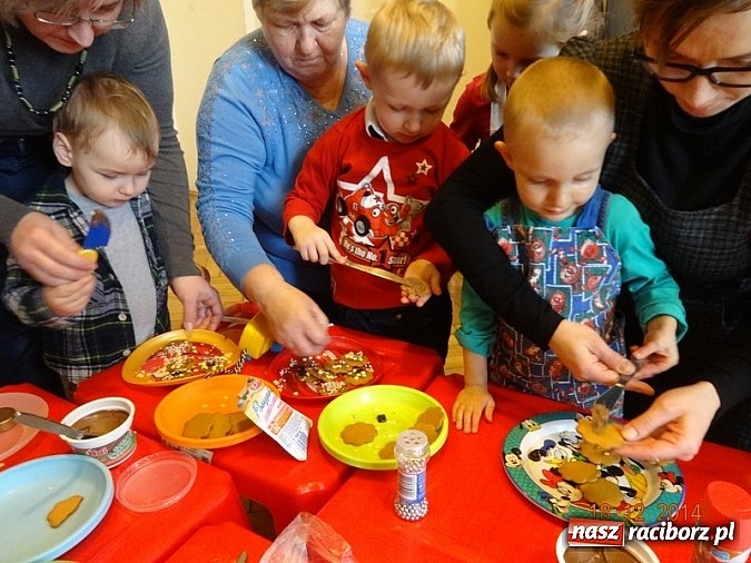 Zdjęcie w galerii na portalu naszraciborz.pl: Jak w Fiku-miku na święta czekamy wiadomości z regionu