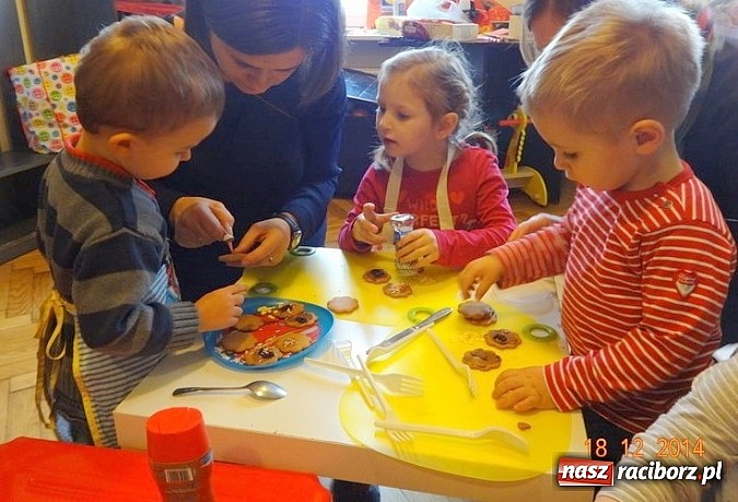 Zdjęcie w galerii na portalu naszraciborz.pl: Jak w Fiku-miku na święta czekamy wiadomości z regionu