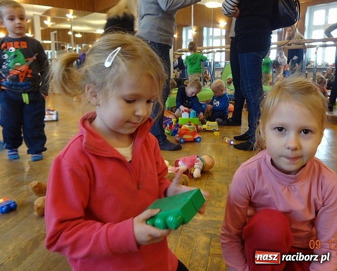 Zdjęcie w galerii na portalu naszraciborz.pl: Jak w Fiku-miku na święta czekamy wiadomości z regionu