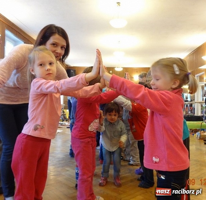 Zdjęcie w galerii na portalu naszraciborz.pl: Jak w Fiku-miku na święta czekamy wiadomości z regionu