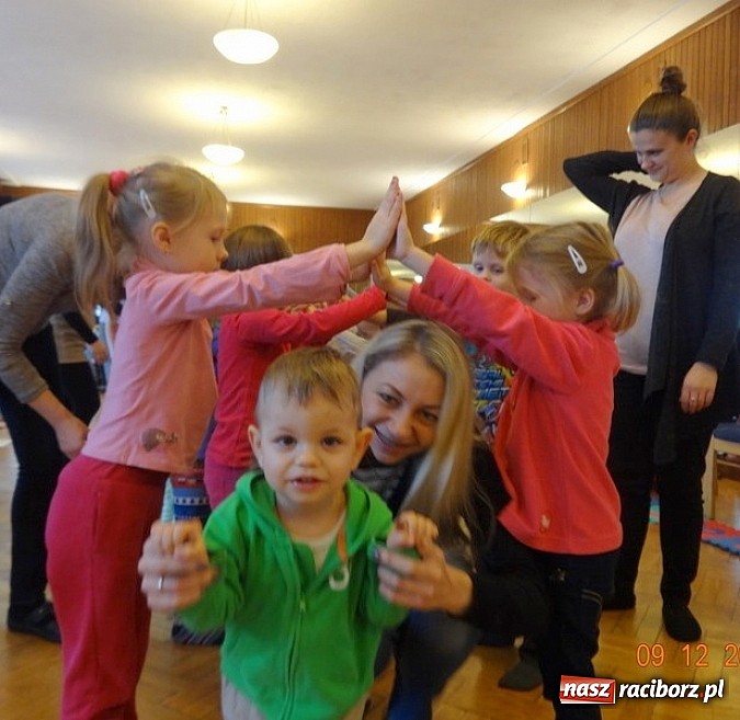 Zdjęcie w galerii na portalu naszraciborz.pl: Jak w Fiku-miku na święta czekamy wiadomości z regionu