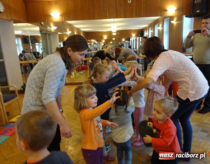 Zdjęcie w galerii na portalu naszraciborz.pl: Jak w Fiku-miku na święta czekamy wiadomości z regionu
