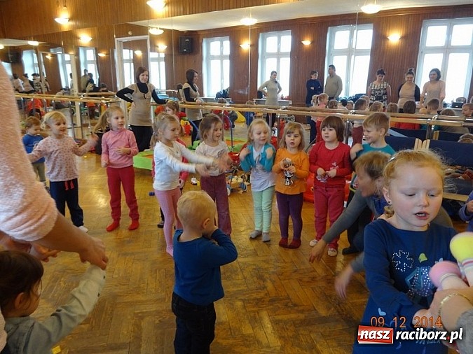 Zdjęcie w galerii na portalu naszraciborz.pl: Jak w Fiku-miku na święta czekamy wiadomości z regionu