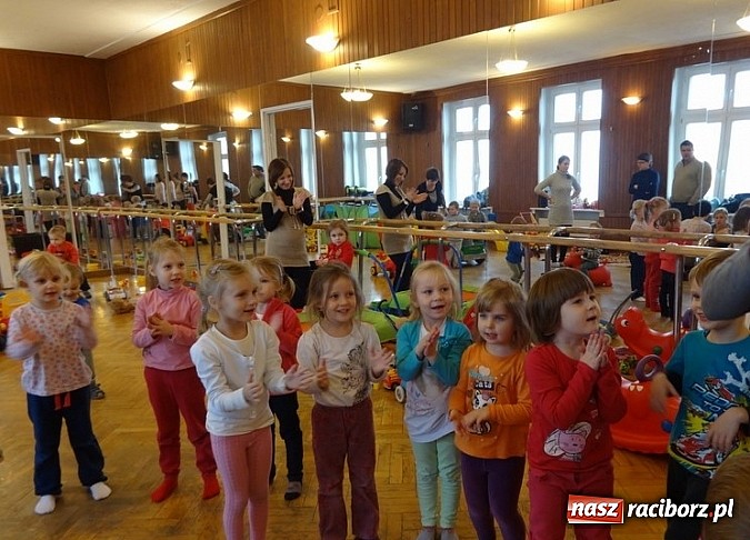 Zdjęcie w galerii na portalu naszraciborz.pl: Jak w Fiku-miku na święta czekamy wiadomości z regionu