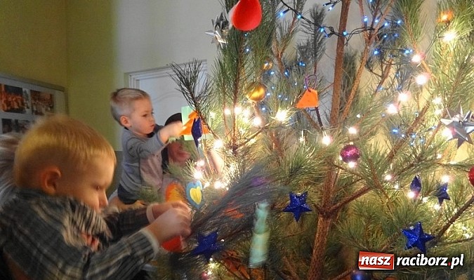 Zdjęcie w galerii na portalu naszraciborz.pl: Jak w Fiku-miku na święta czekamy wiadomości z regionu