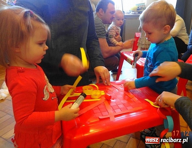 Zdjęcie w galerii na portalu naszraciborz.pl: Jak w Fiku-miku na święta czekamy wiadomości z regionu