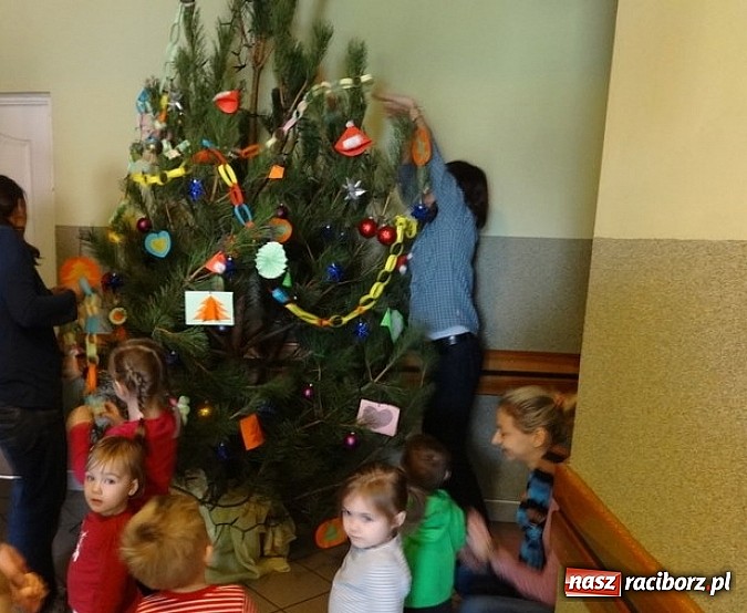 Zdjęcie w galerii na portalu naszraciborz.pl: Jak w Fiku-miku na święta czekamy wiadomości z regionu