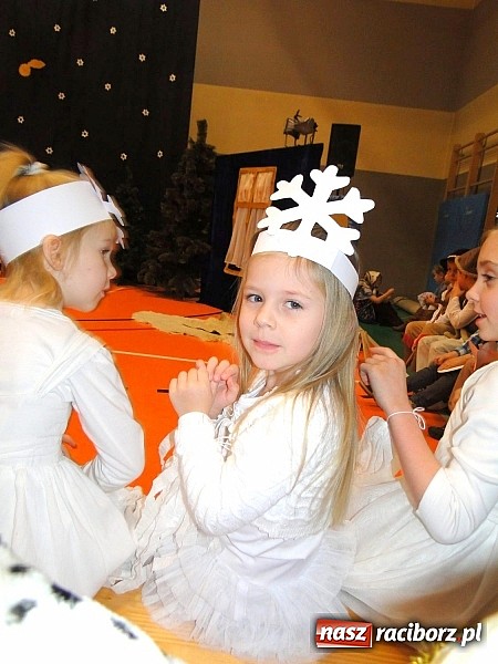 Zdjęcie w galerii na portalu naszraciborz.pl: Nastrojowe jasełka w ZSP w Górkach Śl. wiadomości z regionu