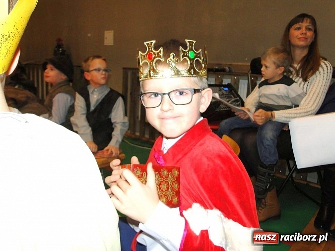 Zdjęcie w galerii na portalu naszraciborz.pl: Nastrojowe jasełka w ZSP w Górkach Śl. wiadomości z regionu