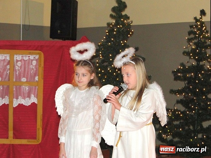Zdjęcie w galerii na portalu naszraciborz.pl: Nastrojowe jasełka w ZSP w Górkach Śl. wiadomości z regionu