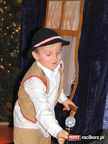 Zdjęcie w galerii na portalu naszraciborz.pl: Nastrojowe jasełka w ZSP w Górkach Śl. wiadomości z regionu