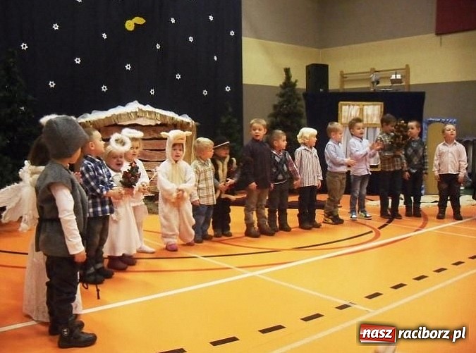 Zdjęcie w galerii na portalu naszraciborz.pl: Nastrojowe jasełka w ZSP w Górkach Śl. wiadomości z regionu