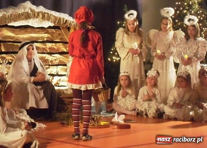 Zdjęcie w galerii na portalu naszraciborz.pl: Nastrojowe jasełka w ZSP w Górkach Śl. wiadomości z regionu
