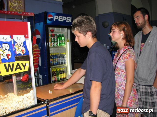 Zdjęcie w galerii na portalu naszraciborz.pl: Rekordowa nocna premiera Harrego Pottera   wiadomości z regionu