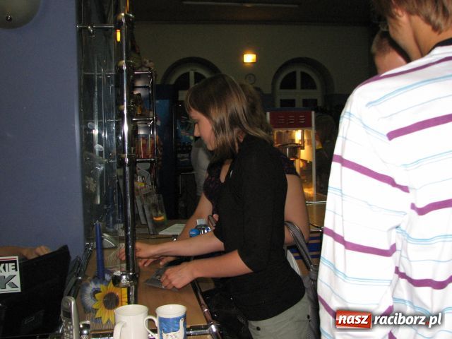 Zdjęcie w galerii na portalu naszraciborz.pl: Rekordowa nocna premiera Harrego Pottera   wiadomości z regionu