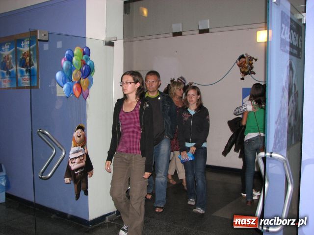 Zdjęcie w galerii na portalu naszraciborz.pl: Rekordowa nocna premiera Harrego Pottera   wiadomości z regionu