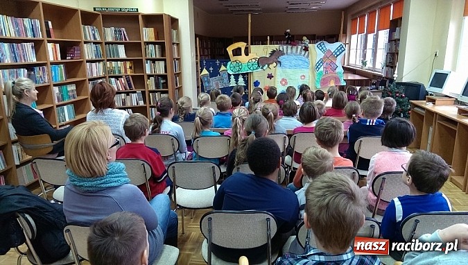 Zdjęcie w galerii na portalu naszraciborz.pl: Redebiut bibliotecznego teatru kukiełkowego Bajadera wiadomości z regionu