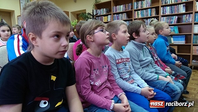 Zdjęcie w galerii na portalu naszraciborz.pl: Redebiut bibliotecznego teatru kukiełkowego Bajadera wiadomości z regionu